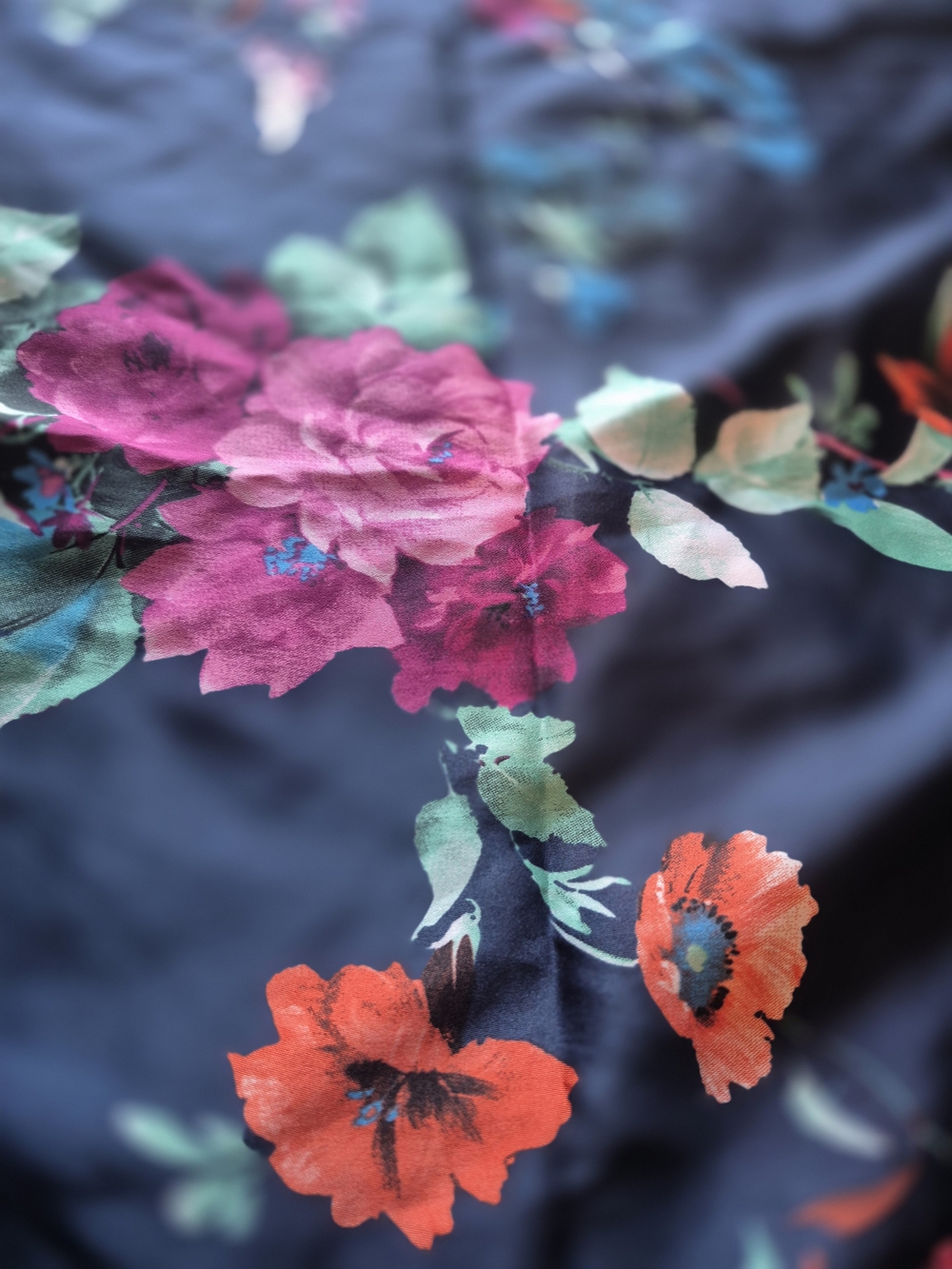MISIRLI Floral Navy 100% Silk SCARF Women's HANDROLLED 34x34 - Picture 15 of 16